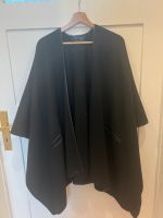 Armani Jeans Poncho Umhang Schwarz 53% wolle Gr. 40 Berlin - Pankow Vorschau