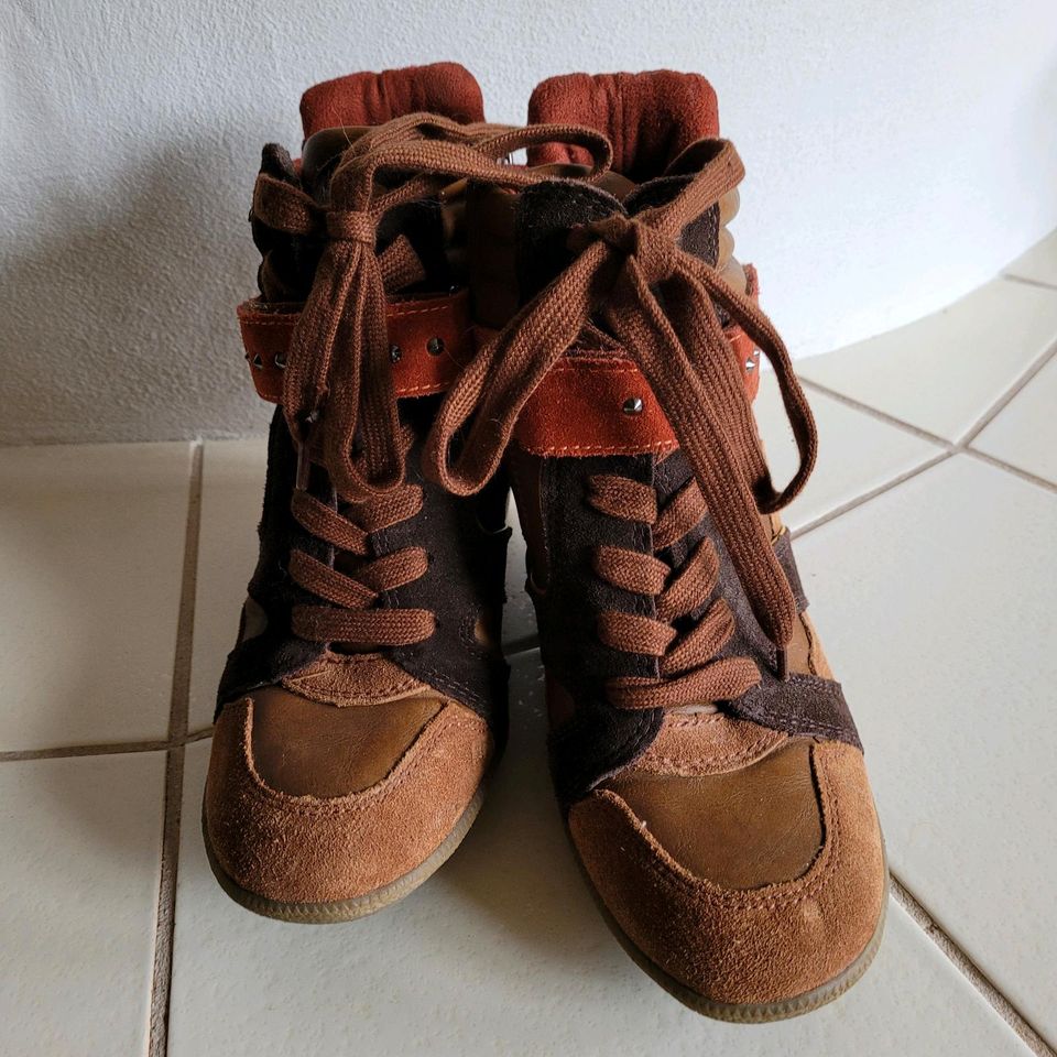 Schuhe mit verstecktem Keilabsatz, Tamaris, Gr. 39 in Oberzent