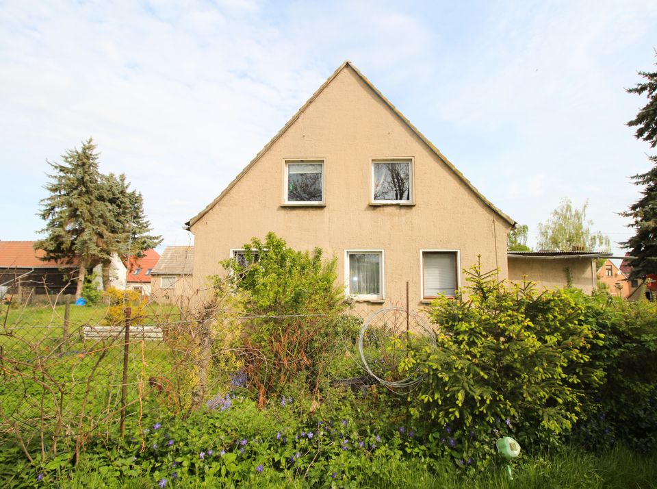 Wer weckt mich aus dem Dornröschenschlaf? - Einfamilienhaus mit Gartengrundstück in Gernstedt in Bad Kösen