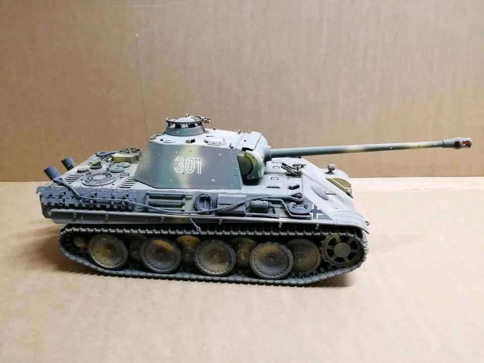 Tamiya Panther V Modell in Originallackierung in Igensdorf