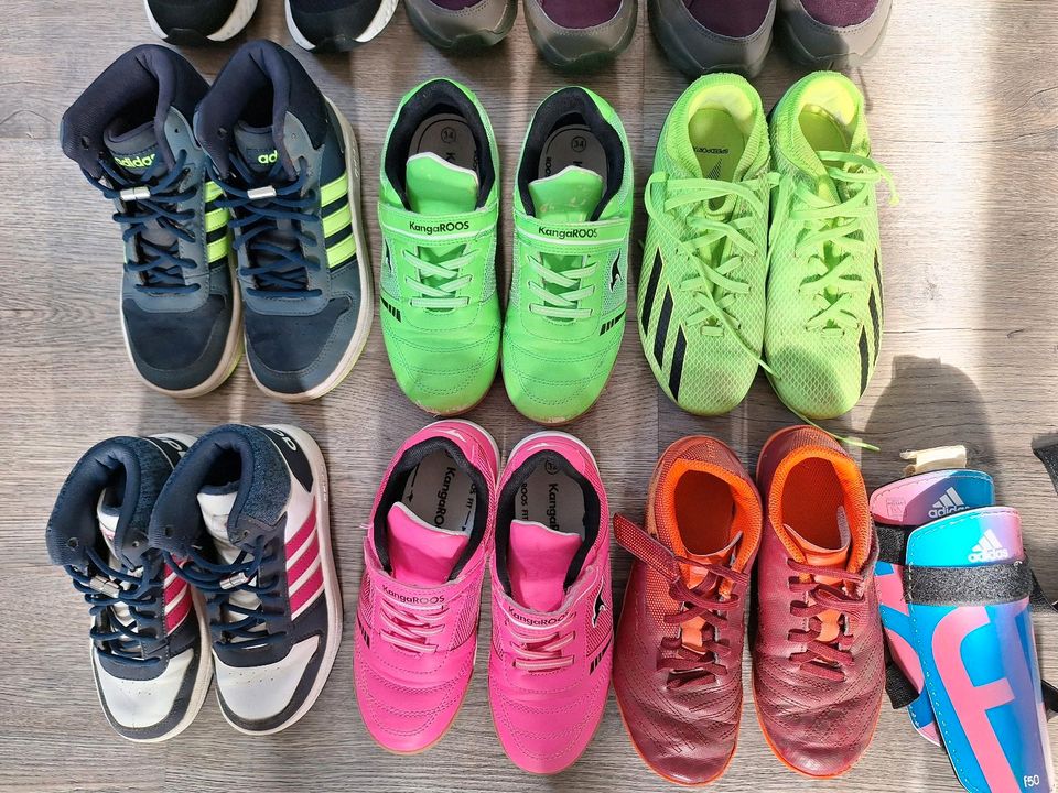 33 34 35 Adidas Nike Kangaroos Sneaker Schuhe Hallenschuhe Kinder in Delitzsch