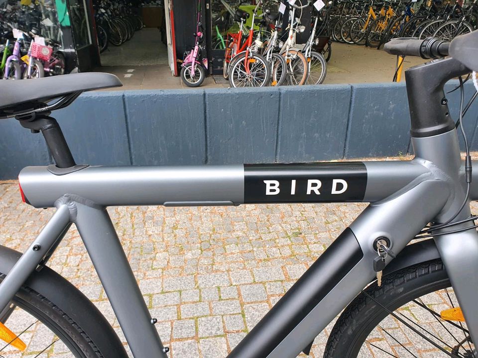 NEU Bird Bikes E-Bike Citybike 28" Herren RH:55cm 2023 UVP:1999€ in Berlin