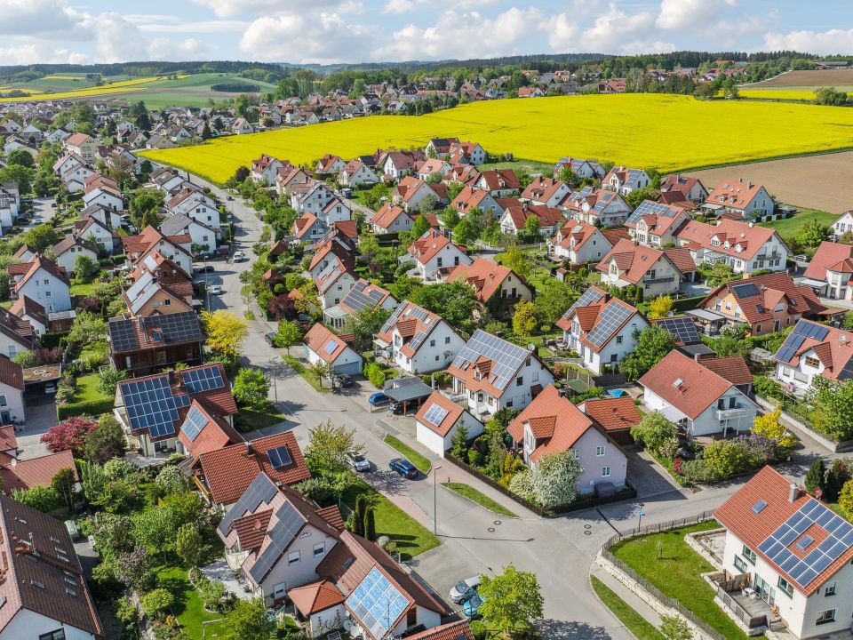 Sehr gepflegtes Zweifamilienhaus in erholsamer und gut angebundener Lage von Mauern in Mauern