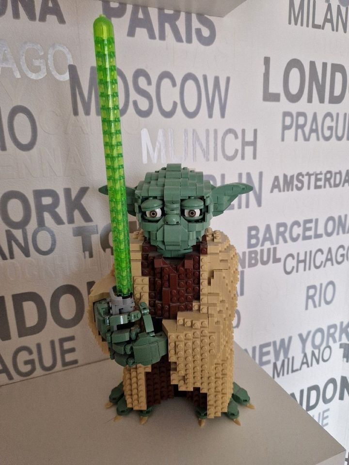 Lego Yoda mit Beleuchtung in Gronau (Leine)