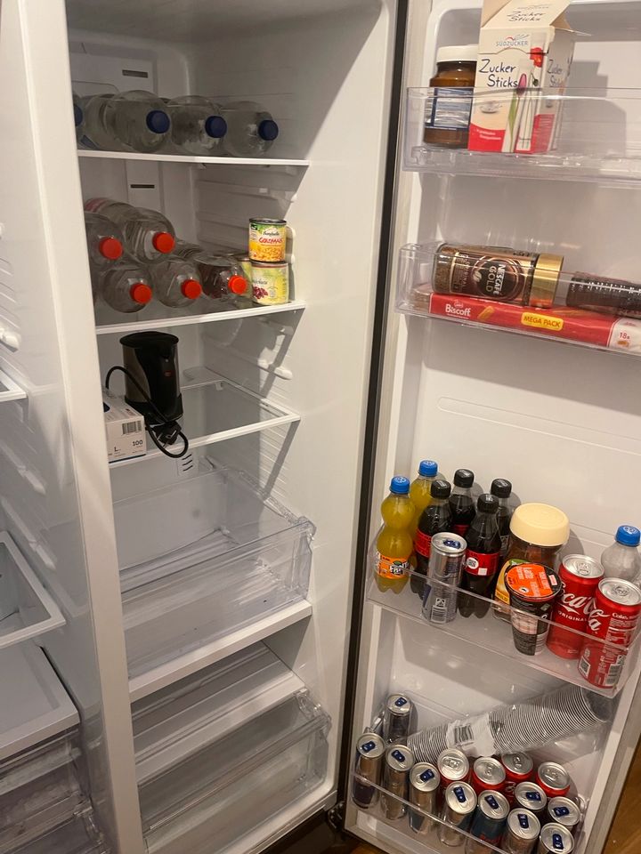 Samsung Kühlschrank mit Wasser und Eisspender in Rüsselsheim