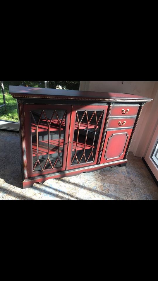 Sideboard mit Vitrine in Hofheim am Taunus