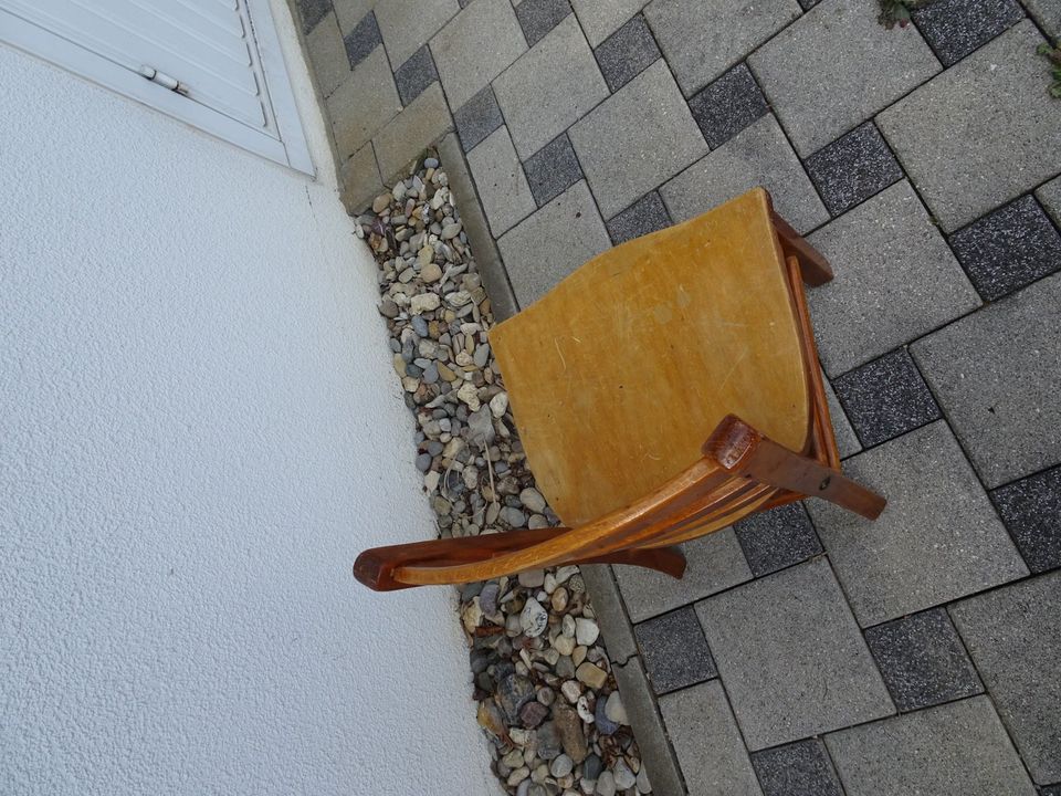 Holz Kindertisch mit Stuhl in Tegernheim