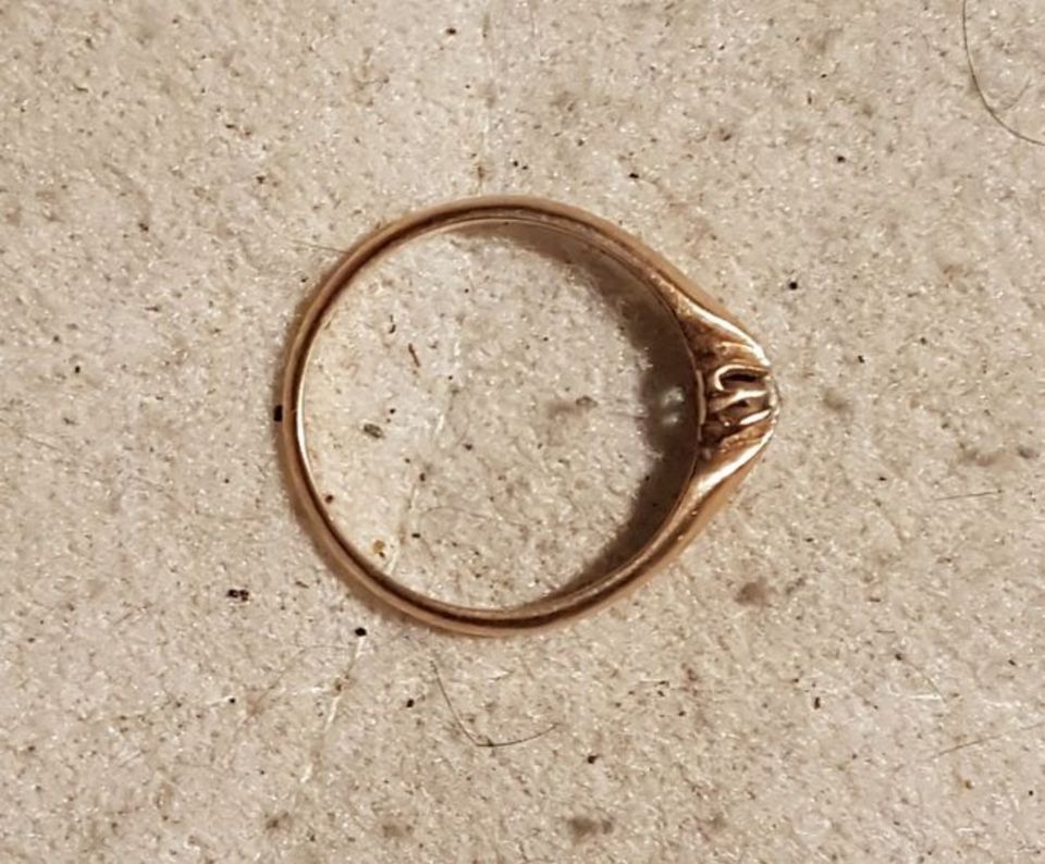 Gold-Ring mit Brilliant für Damen in Wiesbaden