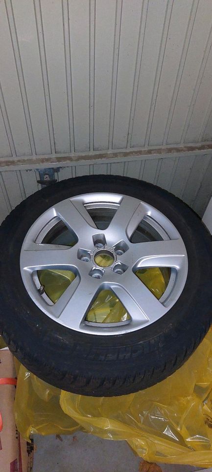 original Audi Alufelgen 17 Zoll Michelin Winterreifen 225 55 R 17 in Gescher