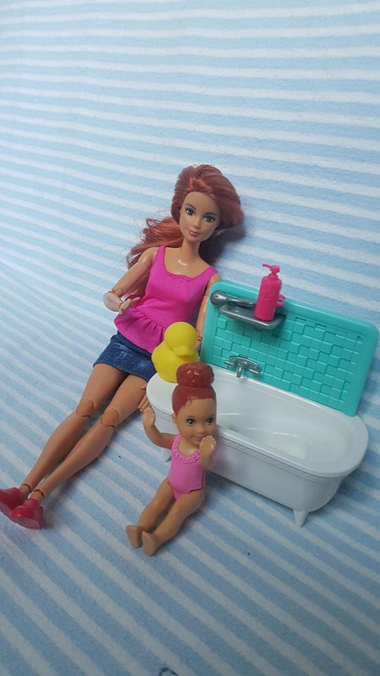 Barbie Skipper babysitter Baby Badewanne in Berlin