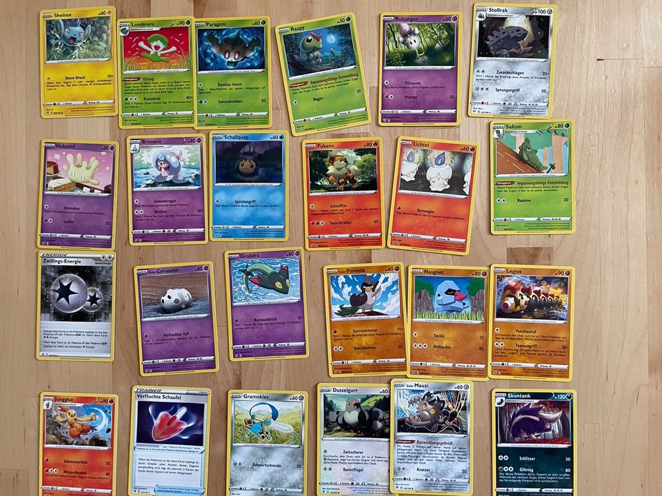 Pokémon Paket Karten Koffer Album Sammlung in Wismar