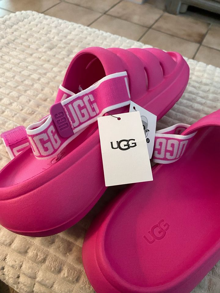 Ugg - Modell Sport yeah- Sandale-Farbe pink-Gr.40 in Willich