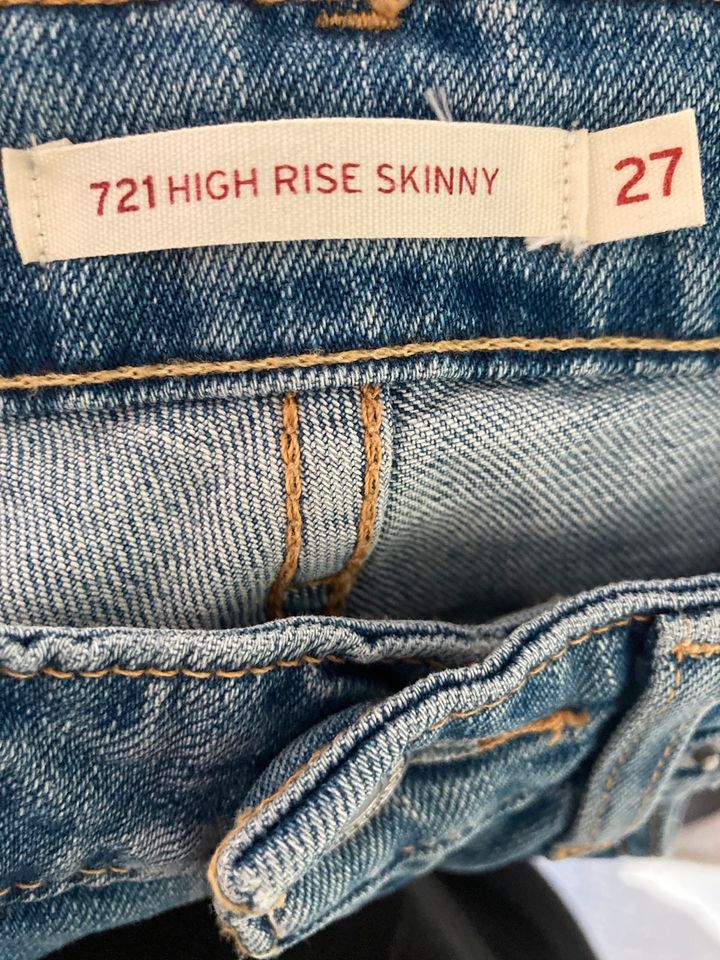 Levi’s High Rise Skinny Gr. 27 in Geist