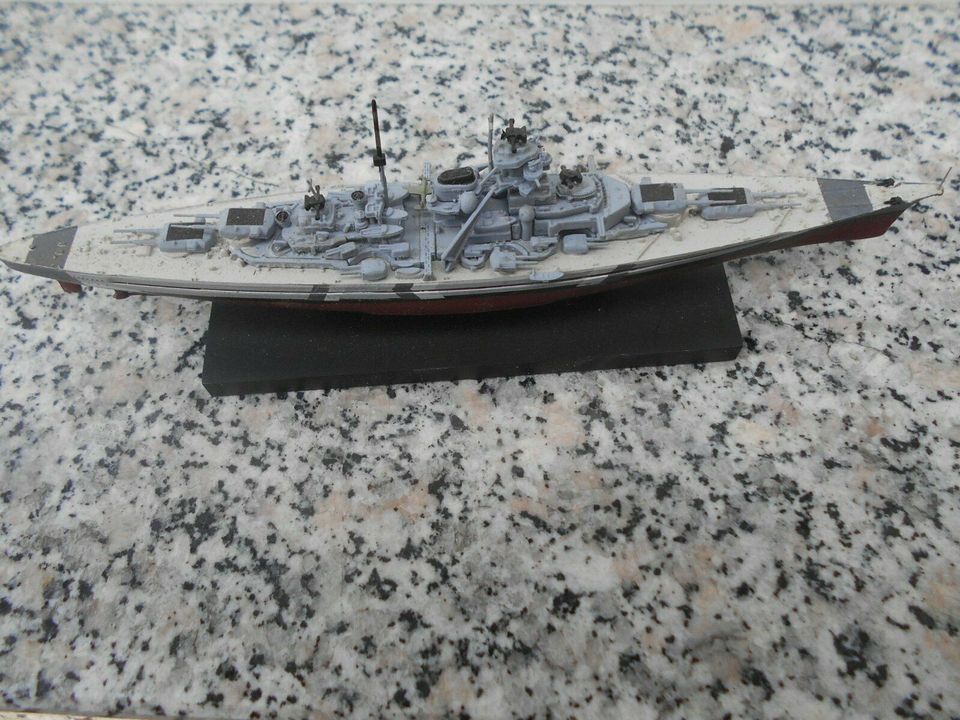 Modell Schlachtschiff Bismarck in Elsterheide