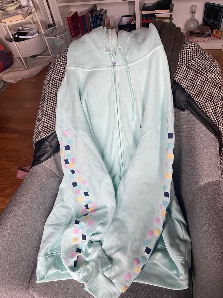 Pusheen Jacke Mintfarbend in Bocholt