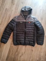 Tolle, neuwertige Jacke von Ellesse Gr. M, top Niedersachsen - Harsum Vorschau