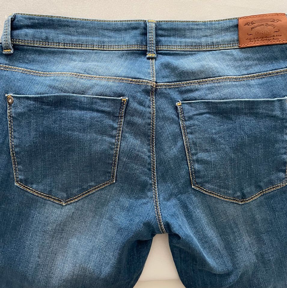 Only Jeans Hose Gr 29/34 in Stadtallendorf