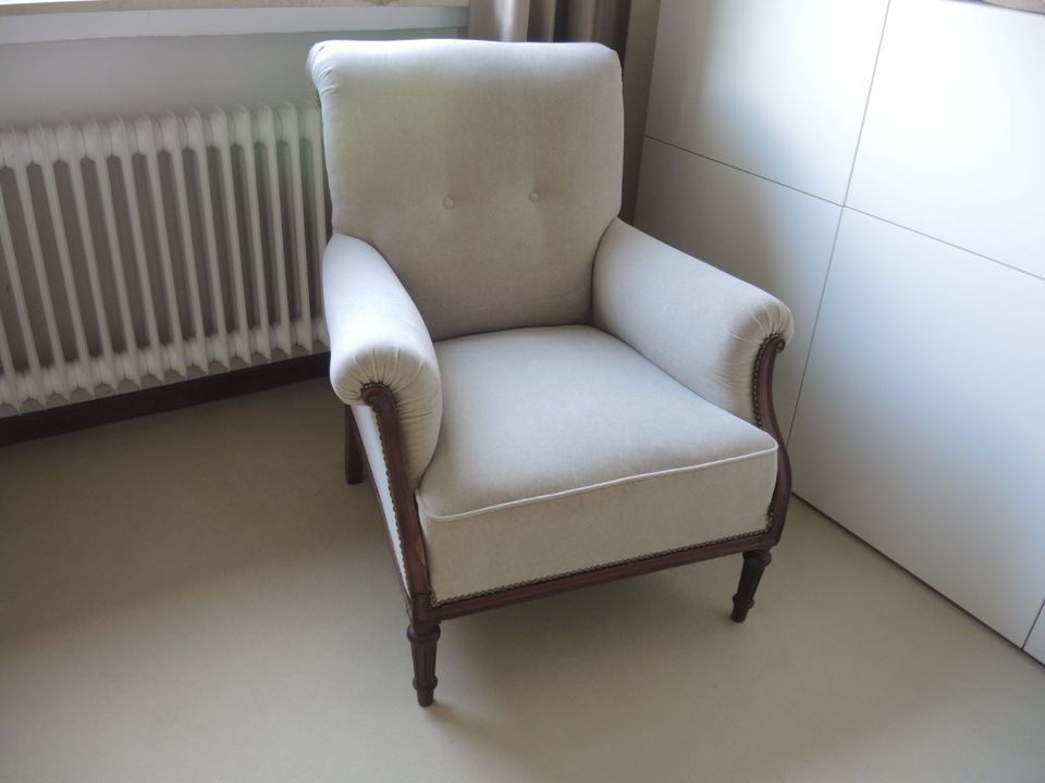antiker Sessel - 2012 neu aufgepolstert für 650€ in Hausen (Wied)