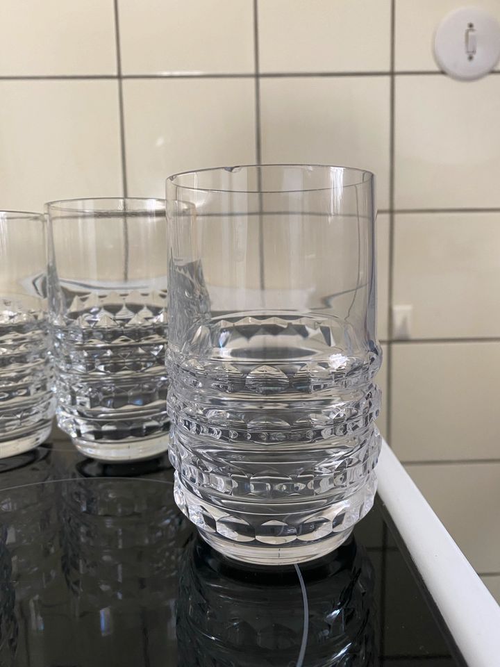 8 einheitliche Gläser sowie 2 Weingläser in Straßberg