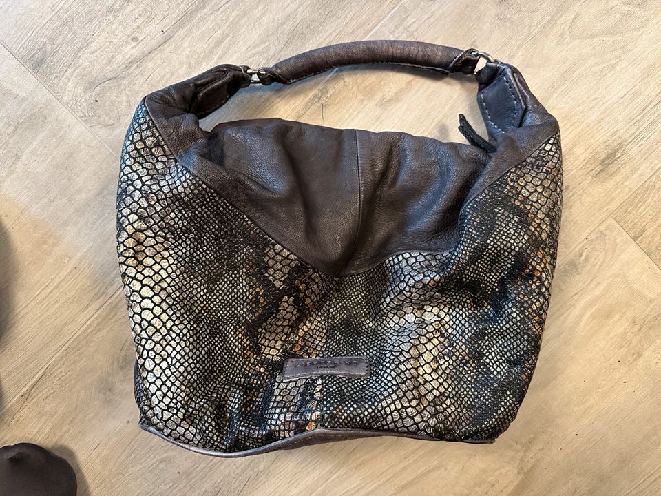 Liebeskind Schlangen Optik Tasche Leder Henkeltasche in Homburg