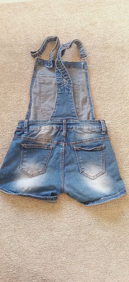 coole kurze Jeans Latz Hose Gr. S in Reichenbach (Vogtland)