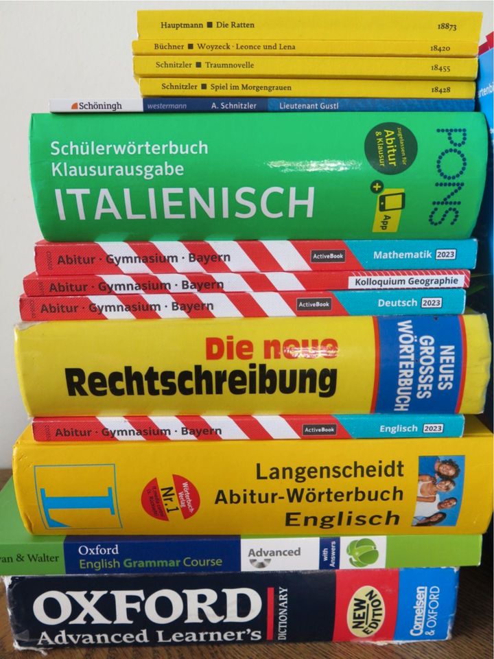 Abi Bücher Deutsch Englisch Geographie Atlas Mathe Abitur 2023 in Augsburg