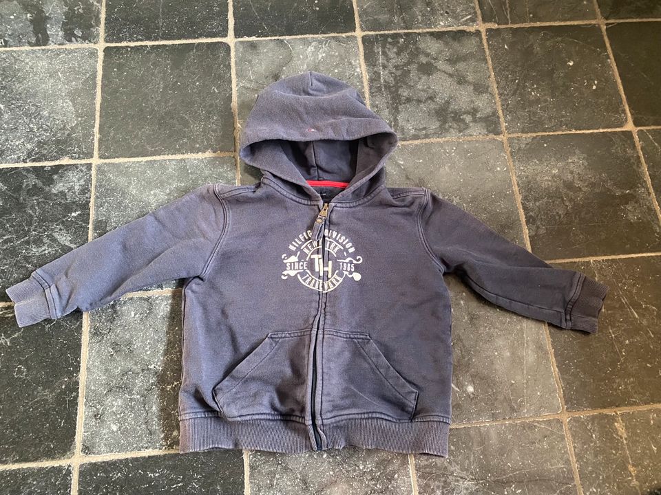 Tommy Hilfiger Pullover Jacke blau gr 3 oder 98 in Niedersachsen - Nordhorn  | Babykleidung Größe 98 kaufen | eBay Kleinanzeigen ist jetzt Kleinanzeigen