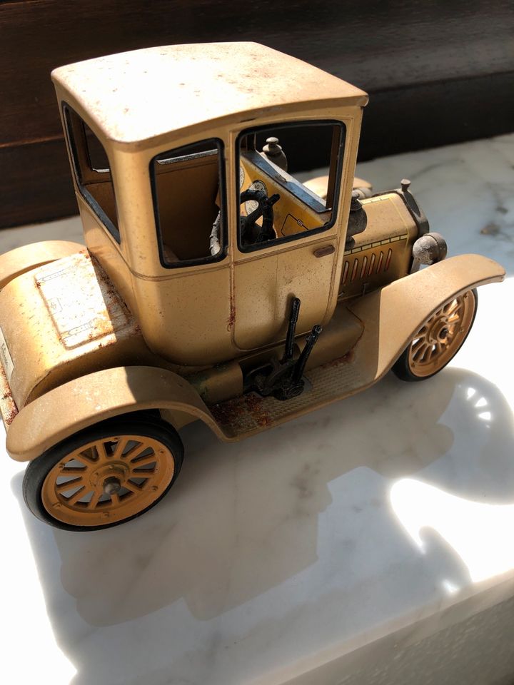 Schuco Oldtimer - 4014 musical car - ford Coupé T von 1917 in Hannover