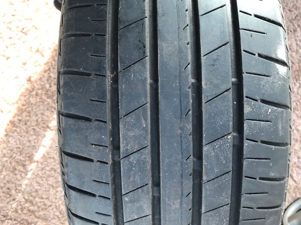 Bridgestone 225/45 R19 92W in Bosau