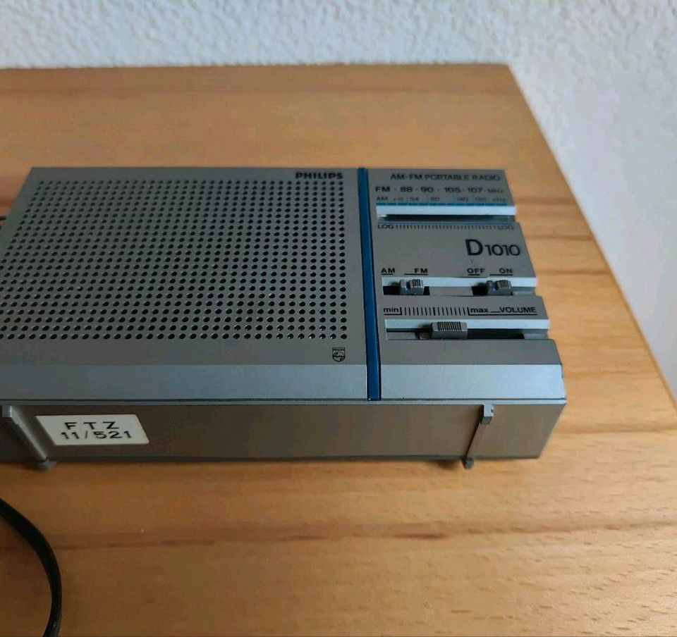 PHILIPS D1010 Radio Vintage in Witten
