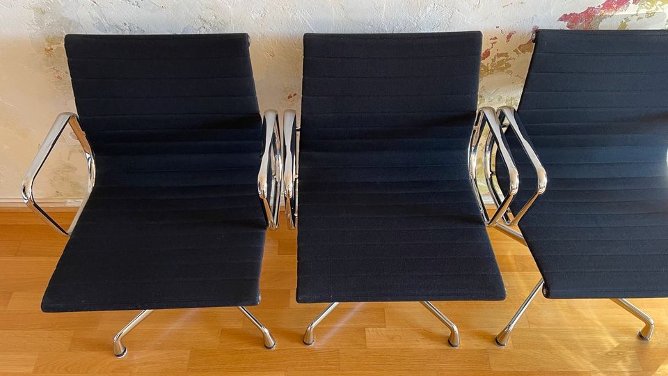Vitra Aluminium Chair EA 108 in Dortmund