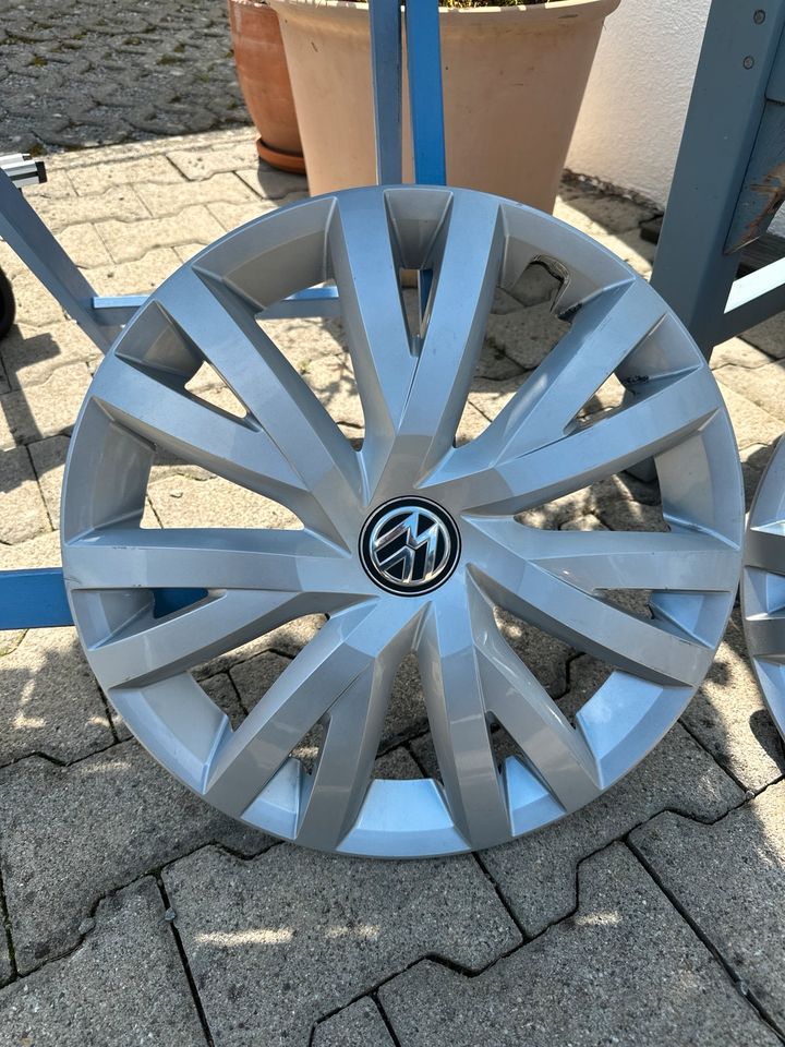 4x Original VW Radkappe / Radzierblende 16“ sehr guter Zustand in Königsbach-Stein 