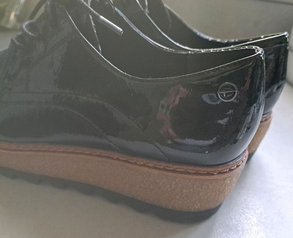 Tamaris Plateau Schuhe Lack Größe 40 NEU in Tuttlingen