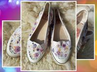 Esprit Ballerina/Slipper/Loafer in 39, Weiß/Bunt, Satin Blumen Pankow - Prenzlauer Berg Vorschau