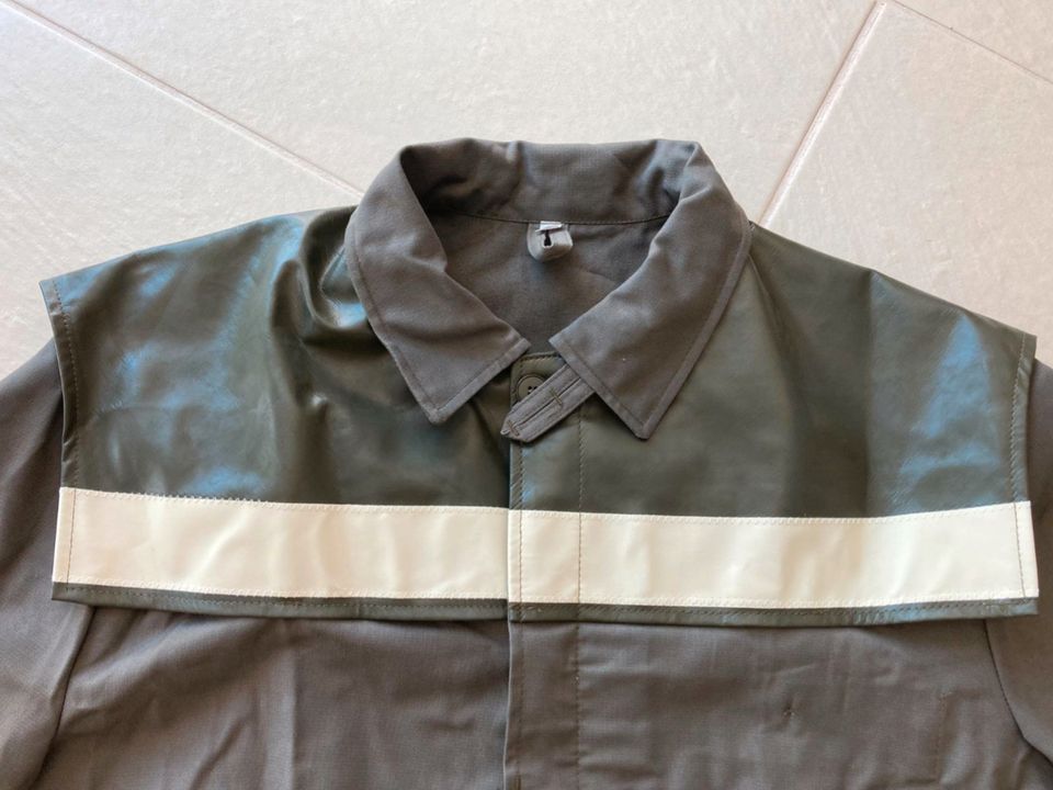 NEU Robuste feuerfeste Jacke Arbeitsjacke Fe XXL Gr. 54 grau/grün in Veitsbronn