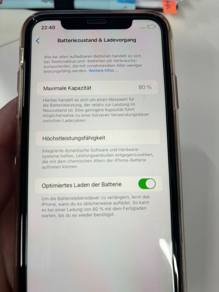 iPhone 11 128GB rot mit Hülle und Panzerglas ohne OVP in Altenburg