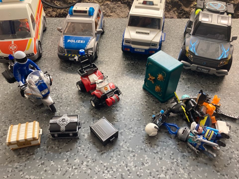 Konvolut Playmobil Fahrzeuge und Figuren in Pirna