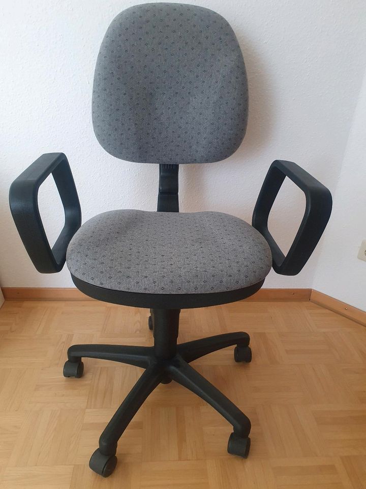 Büro Stuhl in Schwaikheim