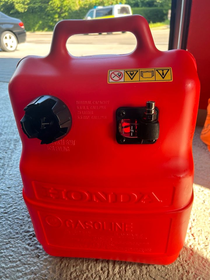 Honda 25L Tank Benzintank Bootstank Außenbordertank, wie neu in Stuttgart