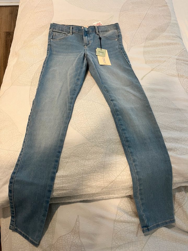 Mädchen Jeans Only 152 Neu (25 Euro) hellblau in Illingen