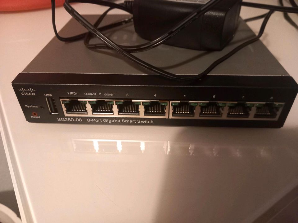Cisco SG250-08 Switch in Oberursel (Taunus)