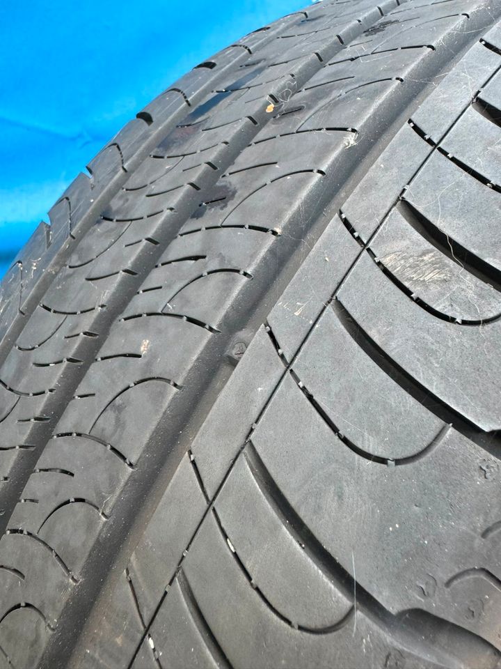 Goodyear EfficientGrip Cargo I 215/60 R17 109/107 T I Opel Vivaro in Vöhl