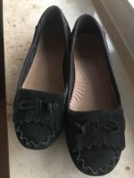 Clarks Mokassin Halbschuhe Slipper schwarz Wildleder Gr 38  neu Hessen - Offenbach Vorschau