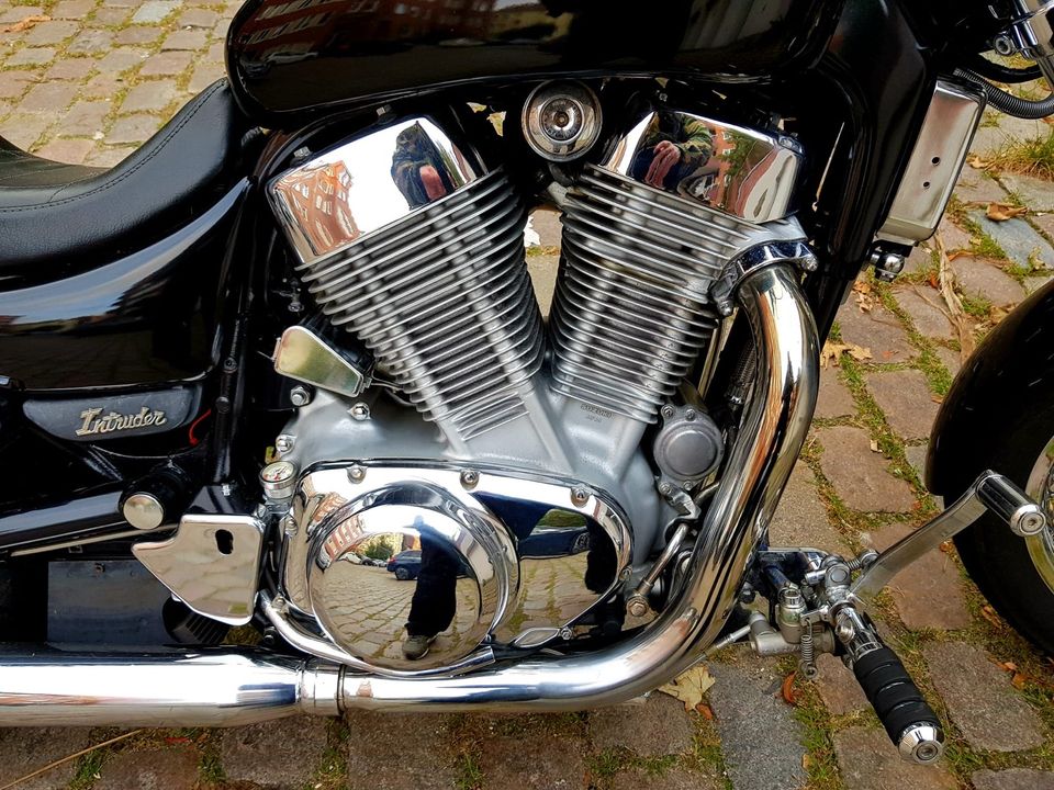 Suzuki Intruder 1400 in Achterwehr