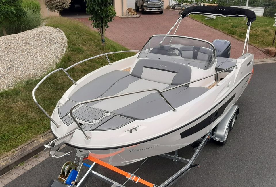 Karnic SL 652 mit Yamaha F 225 in Herford