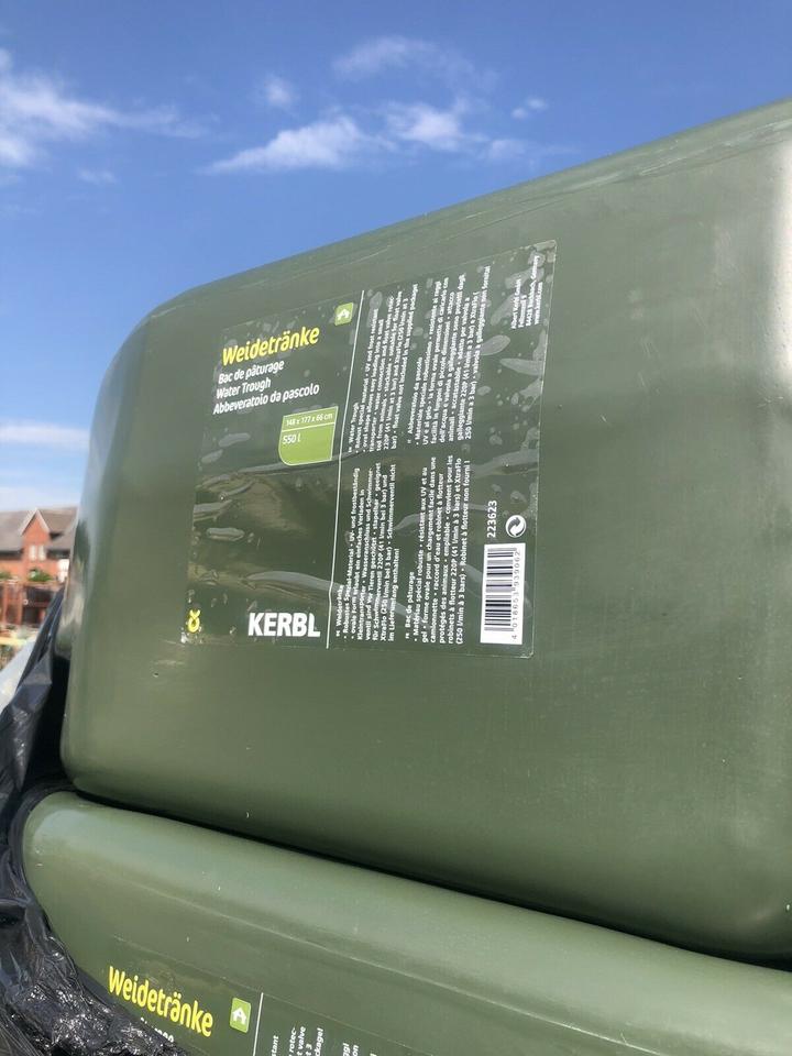 Kerbl Weidetränke 1000l Weidetrog Weidetröge Weidefass in Meggerdorf