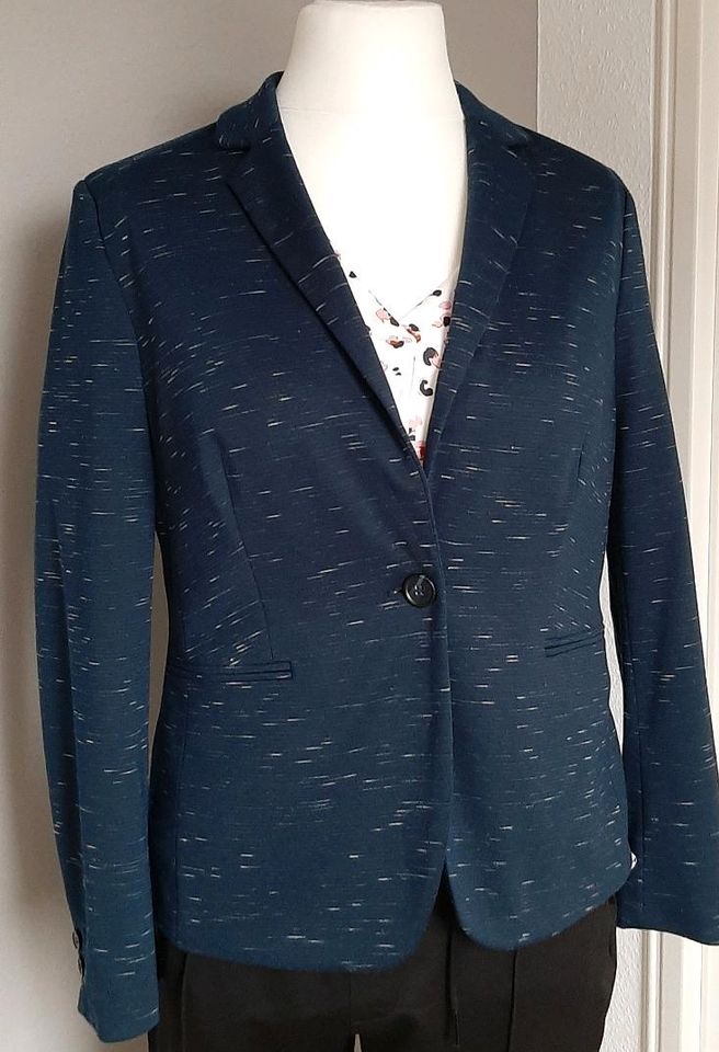 Neuwertiger Esprit Blazer dunkelblau Gr. 42 in Waabs