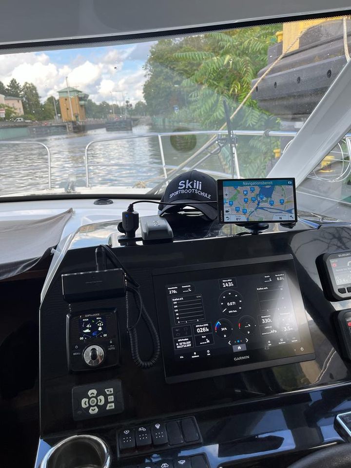 Skippertraining auf ihrem Boot- wir kommen an Bord! in Berlin