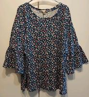 Esprit ღ dunkelblau mit Blumenmuster 3/4 Arm T-Shirt in Größe L Hessen - Bad Soden am Taunus Vorschau