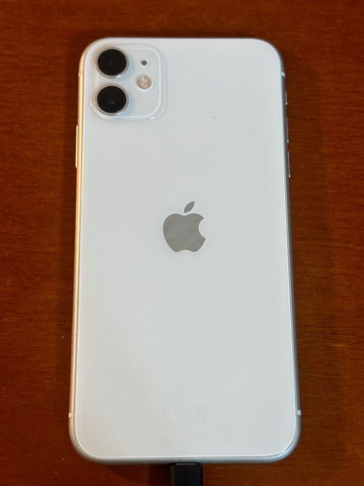 Apple iPhone 11 weiß 128GB in Uehrde